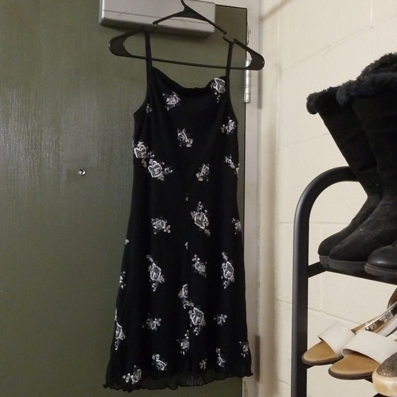 Dress - Picture 4 of 5